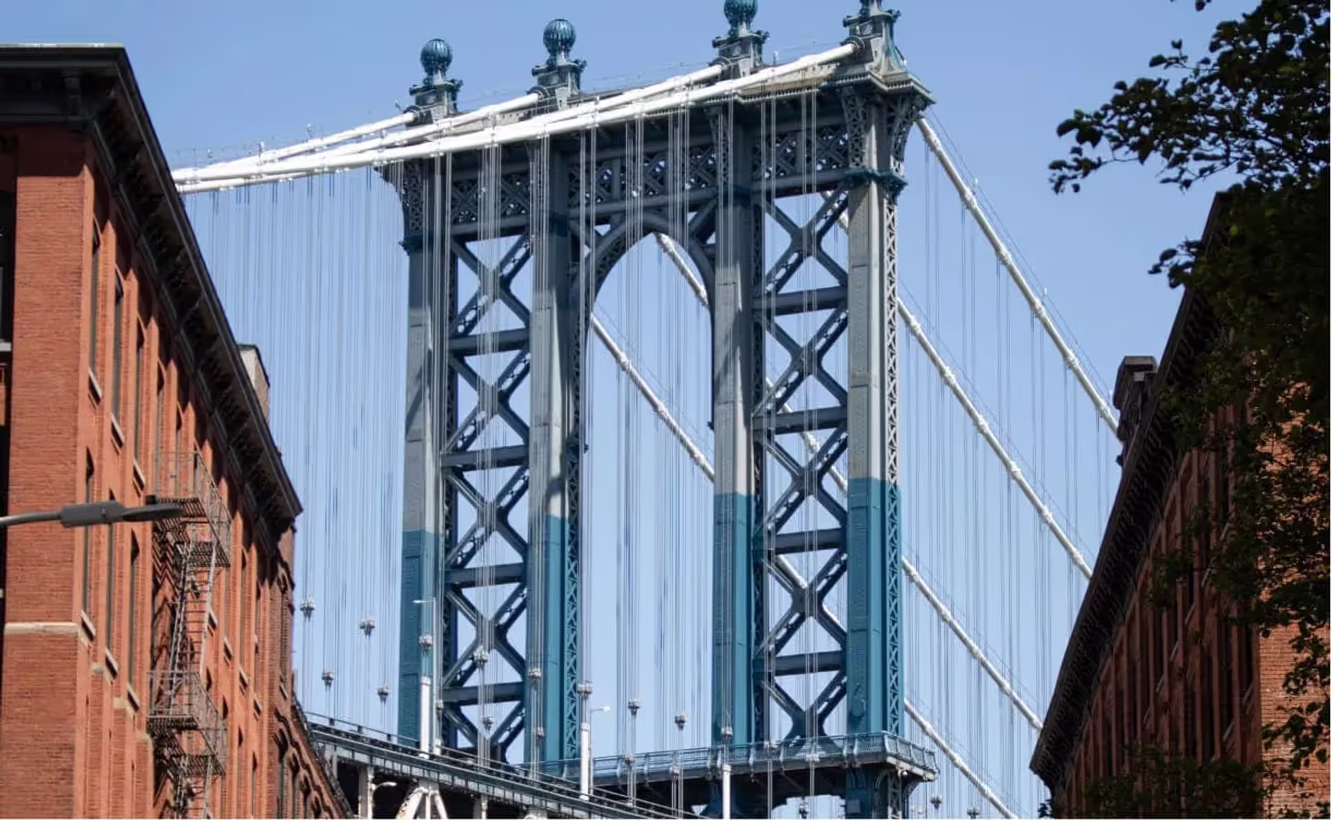 Iconic Landmarks, Reimagined: How to Experience Them Like a Local